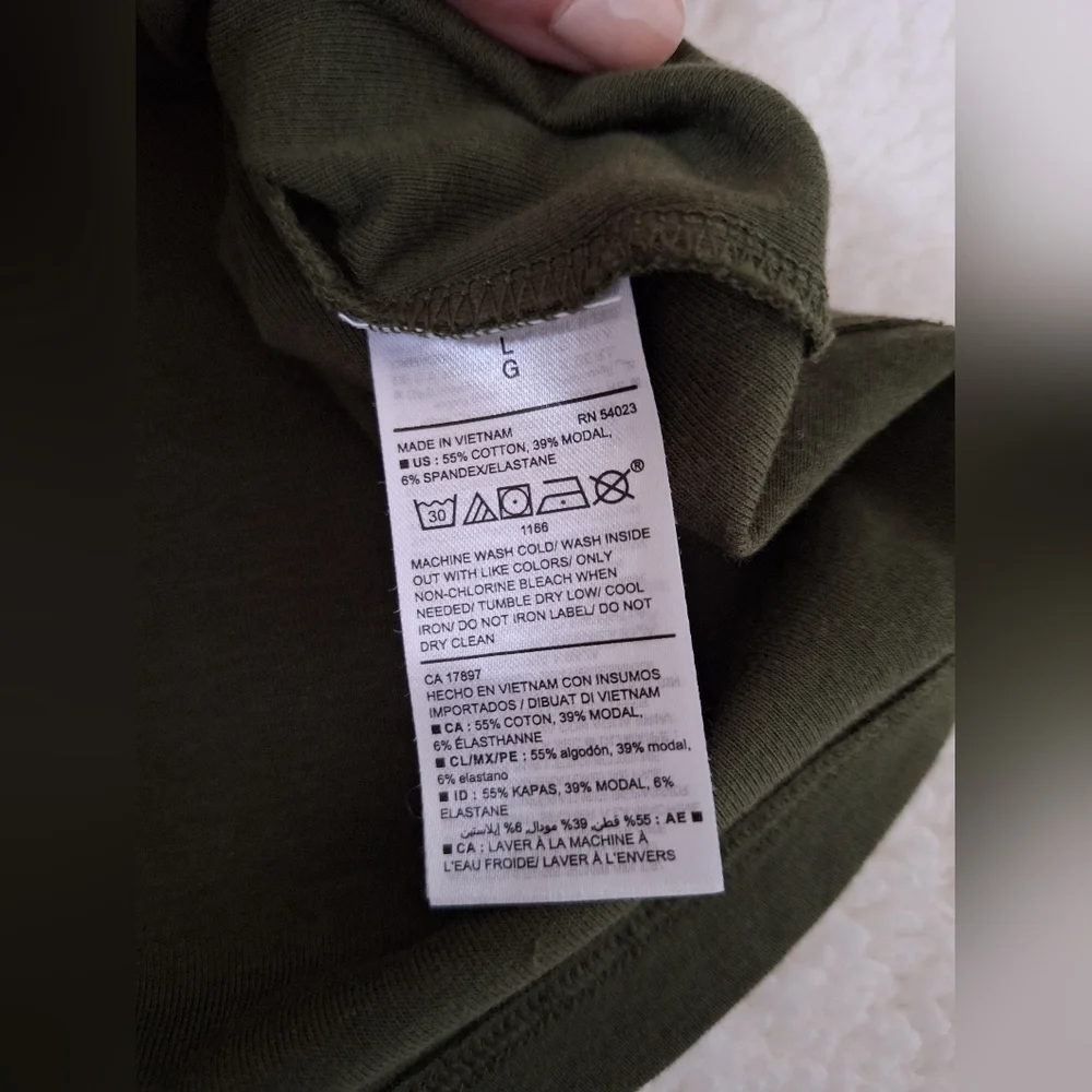 2 Never Worn Old Navy High Neck Tank Tops Olive Green & Burgungy Large - Picture 9 of 9